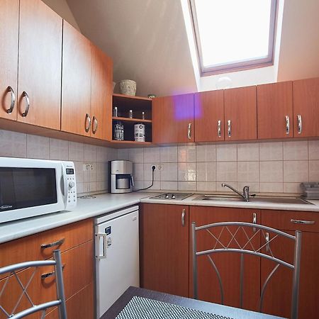 Lujza Apartman Goedoello Apartment Ngoại thất bức ảnh