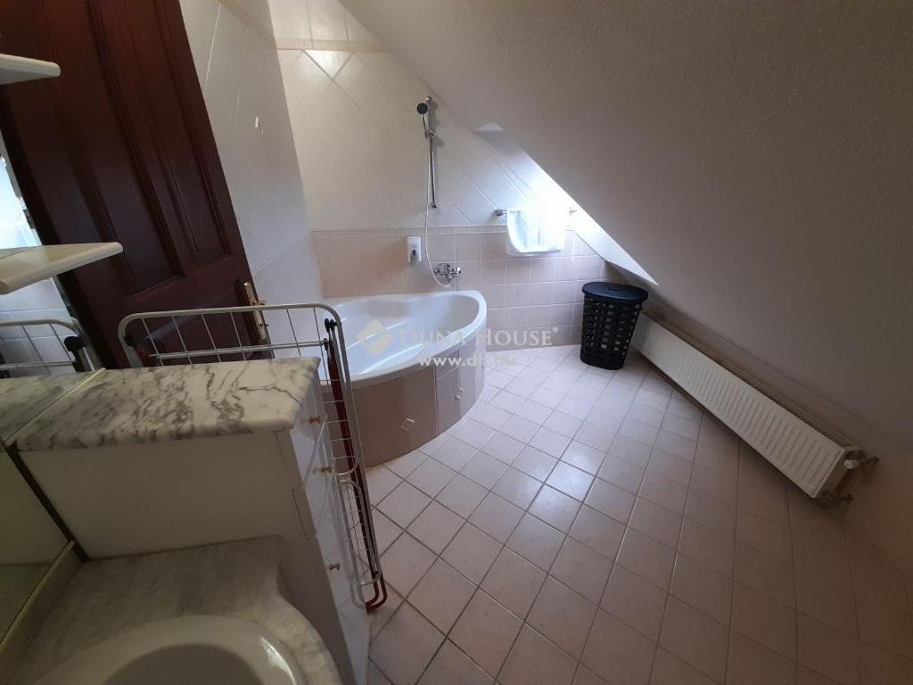 Lujza Apartman Goedoello Apartment Ngoại thất bức ảnh