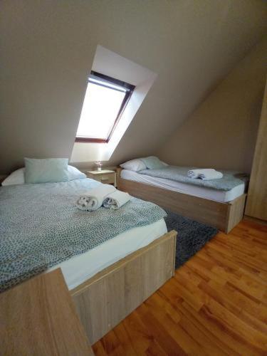 Lujza Apartman Goedoello Apartment Ngoại thất bức ảnh