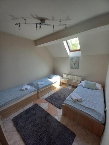 Lujza Apartman Goedoello Apartment Ngoại thất bức ảnh